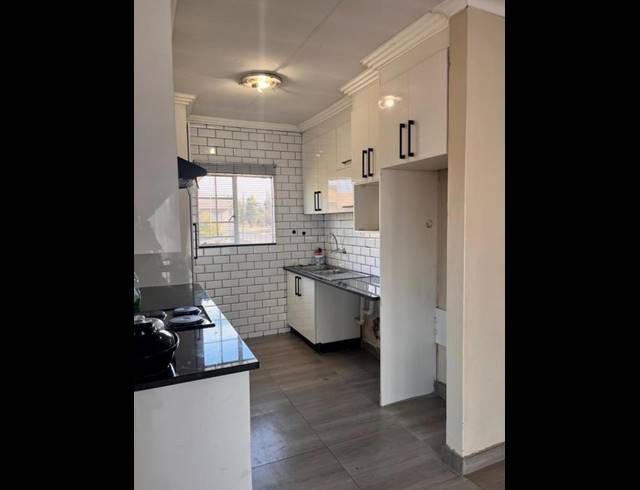 3 BEDROOM TOWNHOUSE FOR SALE IN CLARINA